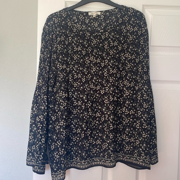 Max Studio black/yellow/white bell sleeve top with gathered bodice. So cute! - Picture 1 of 7